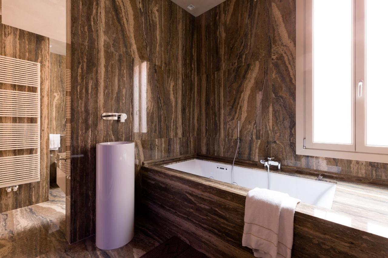 Liassidi Wellness Suites Венеция Екстериор снимка