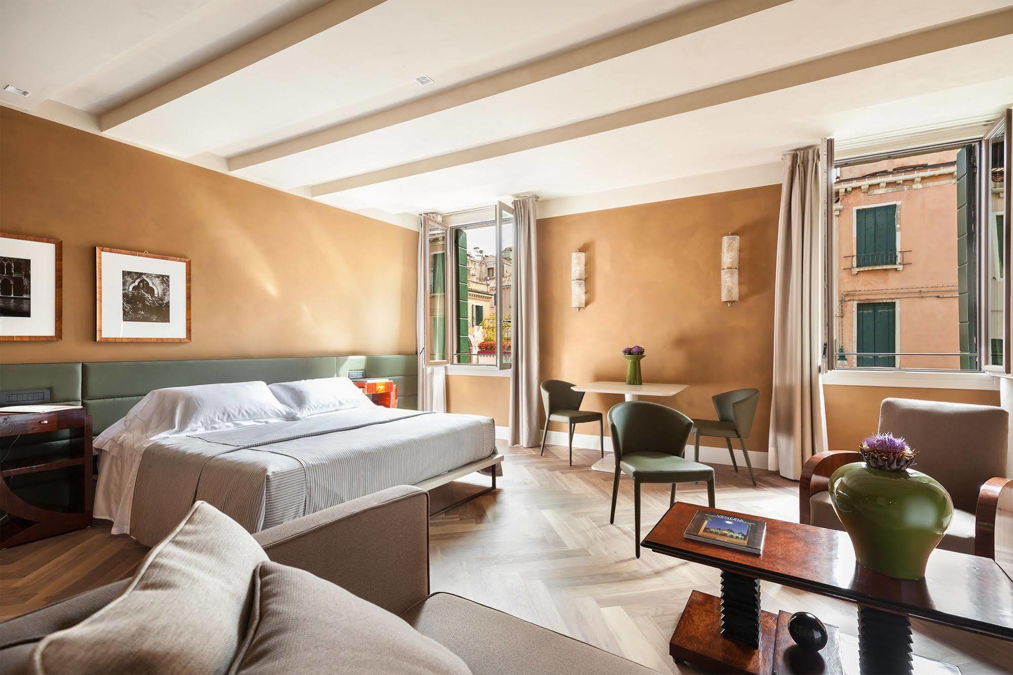 Liassidi Wellness Suites Венеция Екстериор снимка