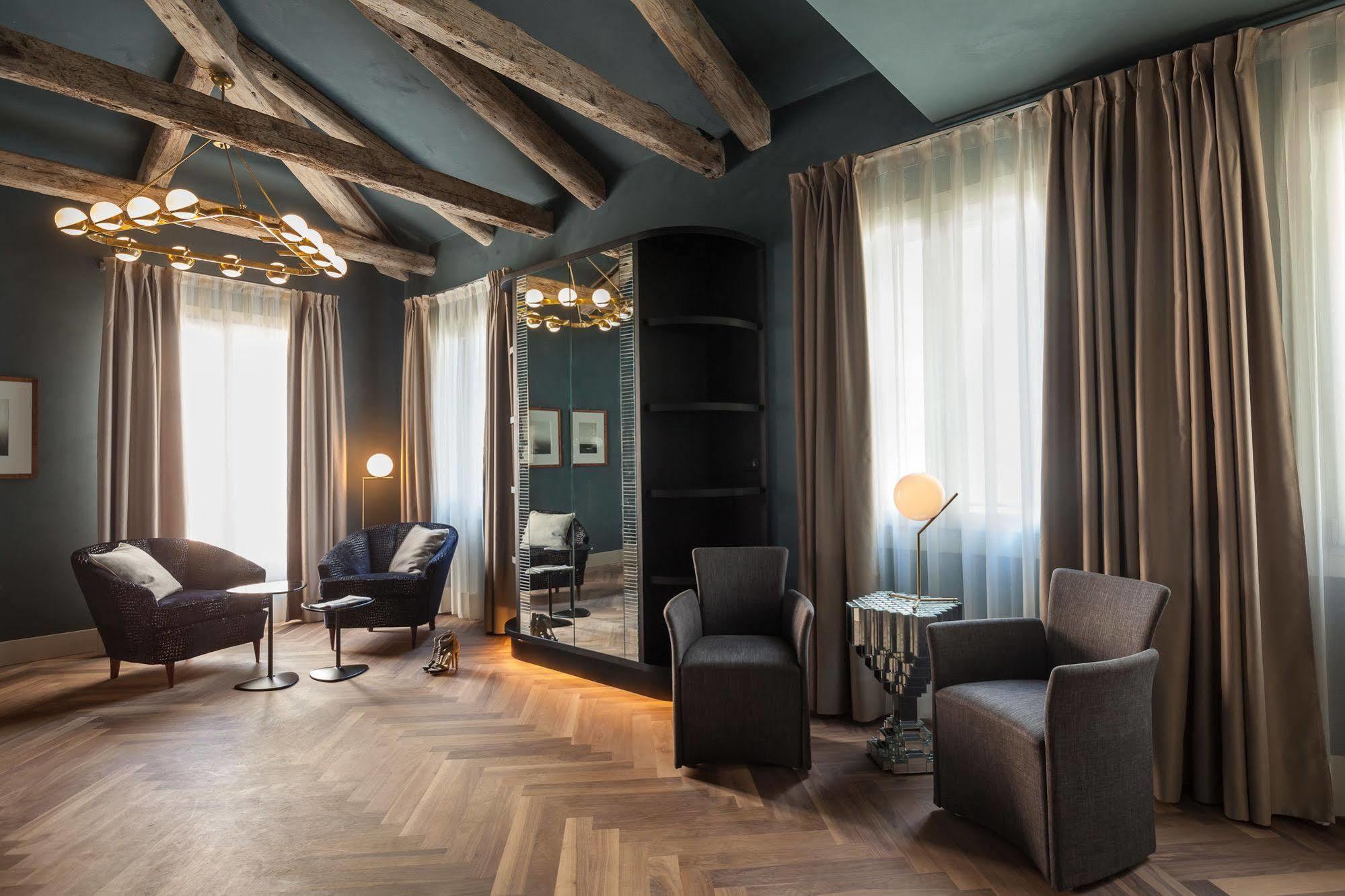 Liassidi Wellness Suites Венеция Екстериор снимка